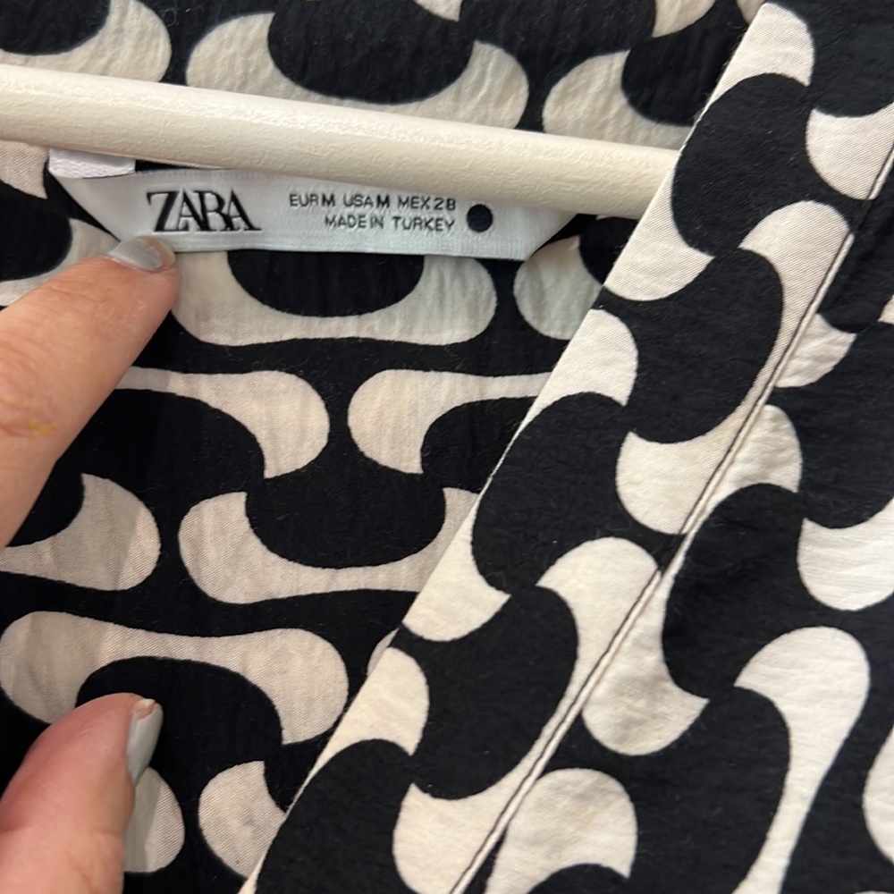 Zara - Picture 2 of 3